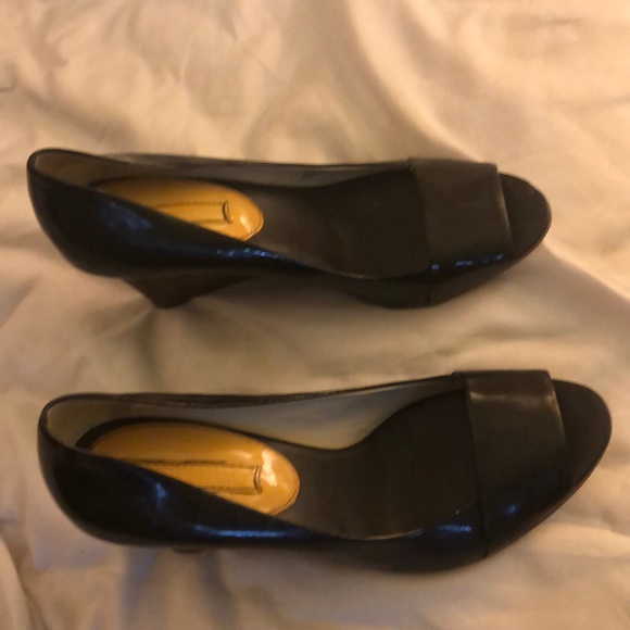 Shoes - Picture 1 of 3